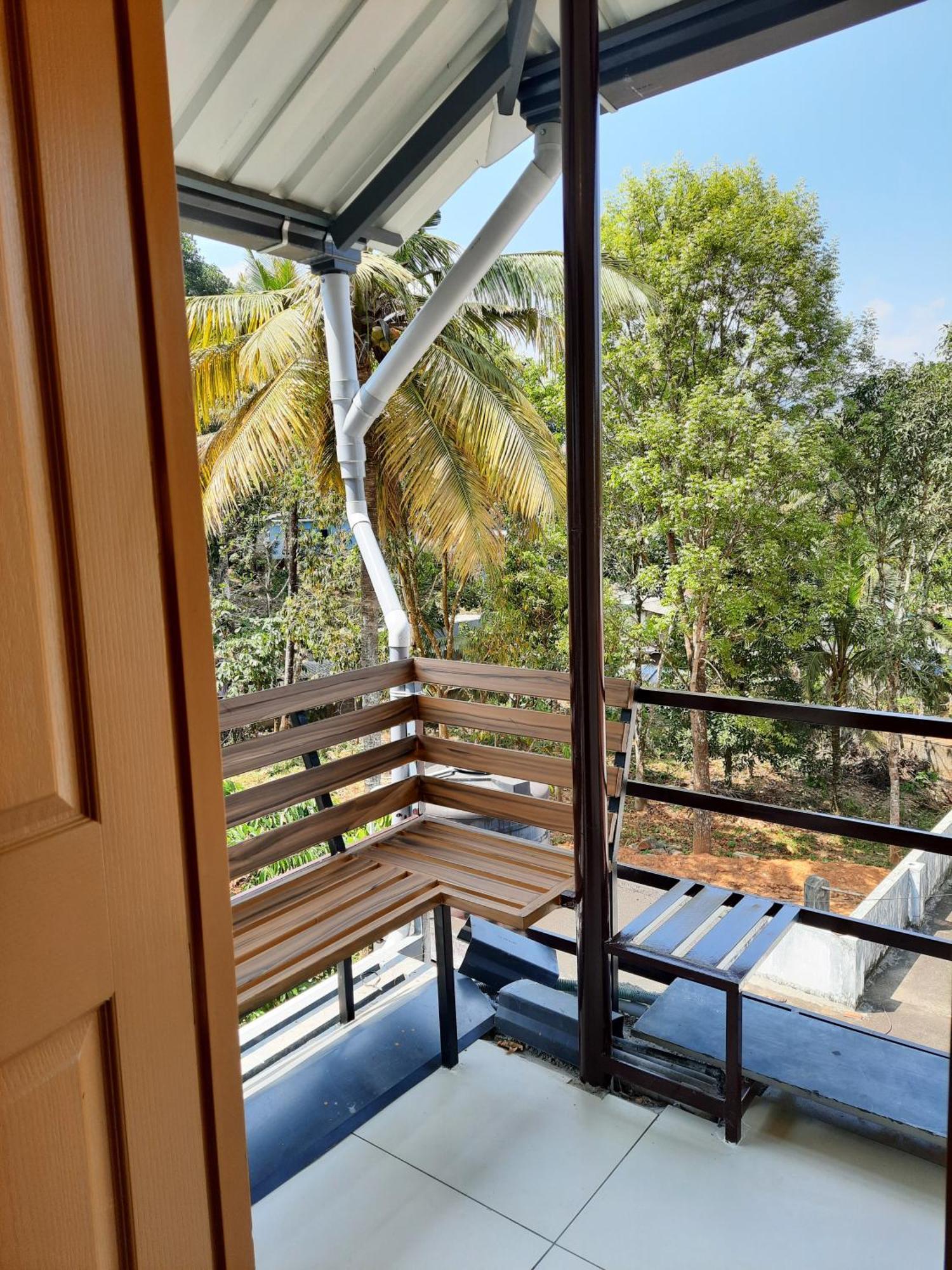Oriole Homestay Thekkady Extérieur photo