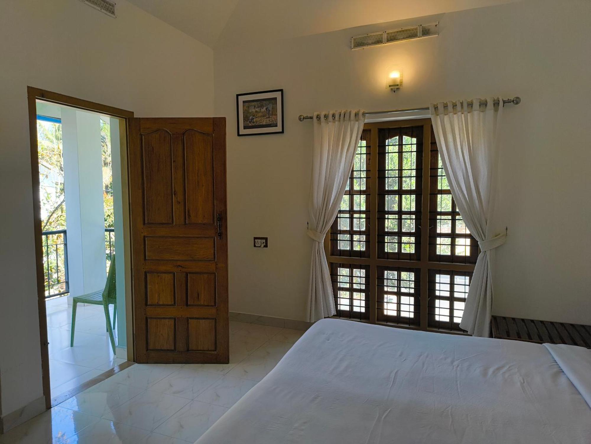 Oriole Homestay Thekkady Extérieur photo
