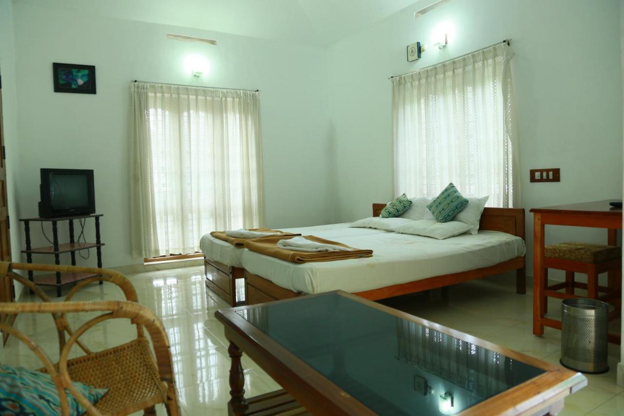 Oriole Homestay Thekkady Extérieur photo