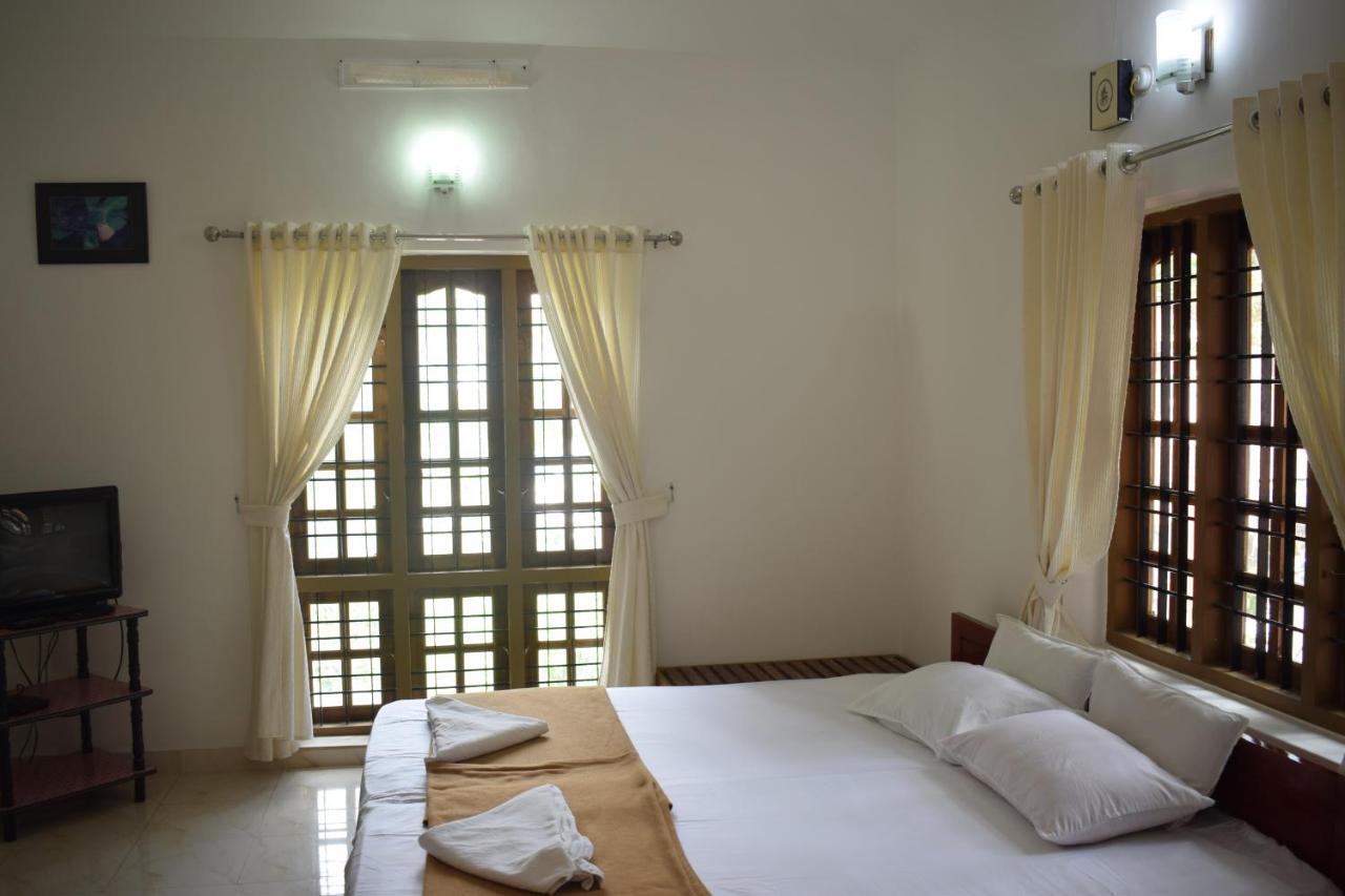 Oriole Homestay Thekkady Extérieur photo